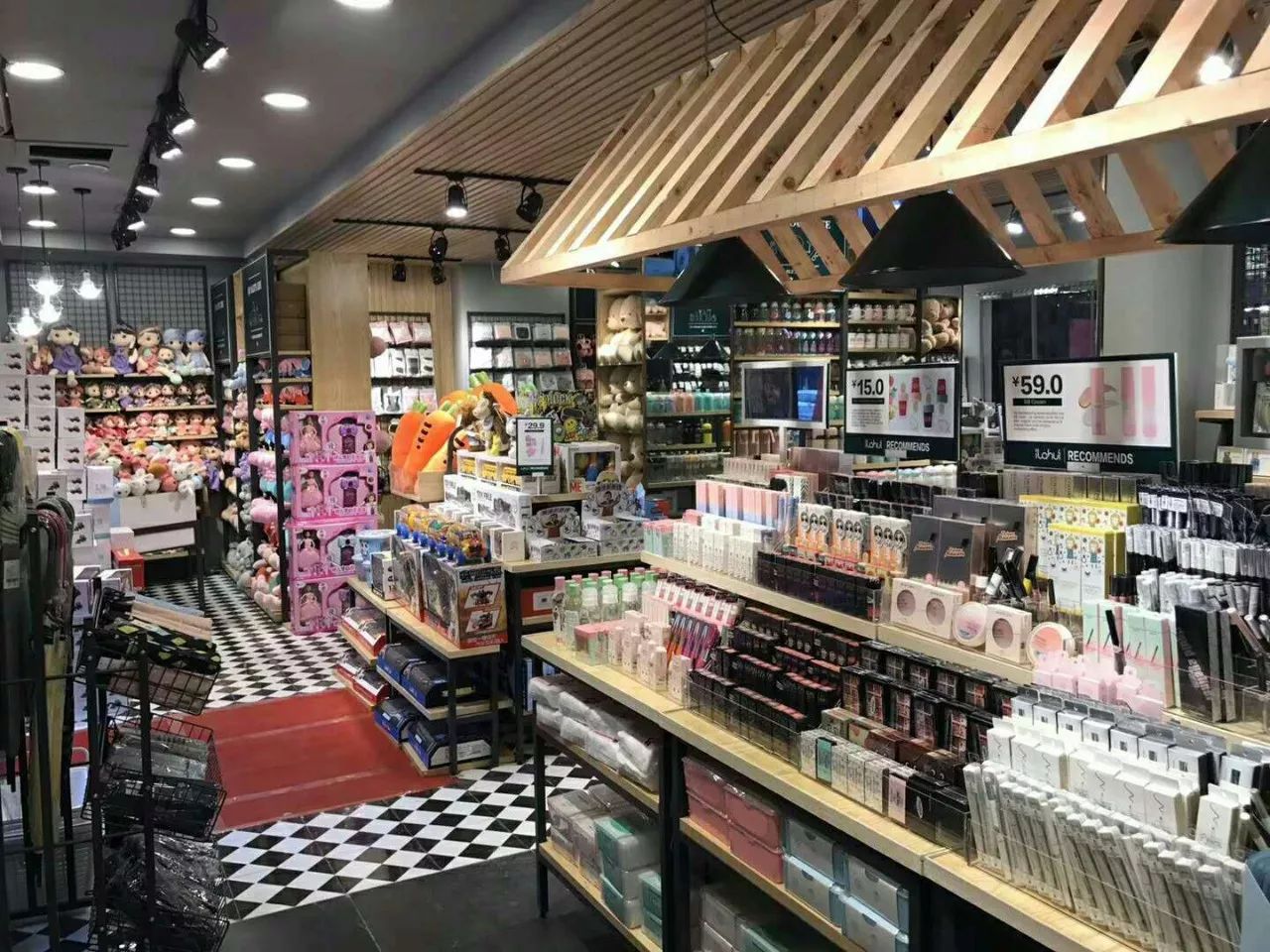 站在新零售的风口，百货连锁品牌的破局之道